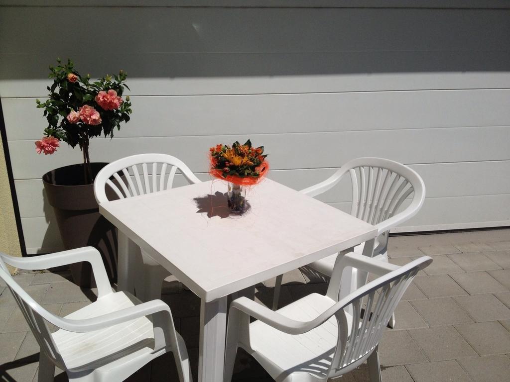 Studio 1 1/2 Contone Ruang foto