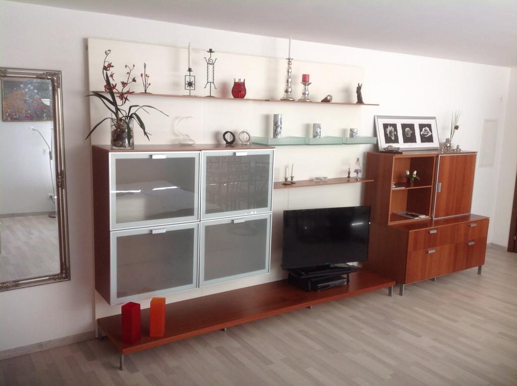 Studio 1 1/2 Contone Ruang foto