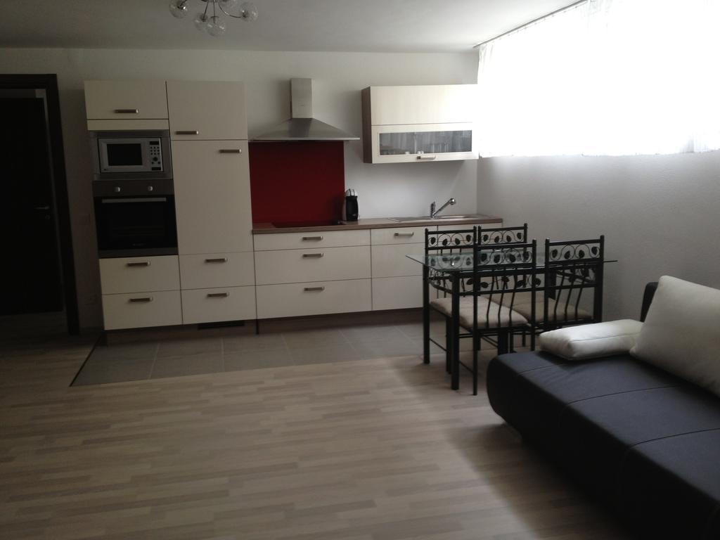 Studio 1 1/2 Contone Ruang foto