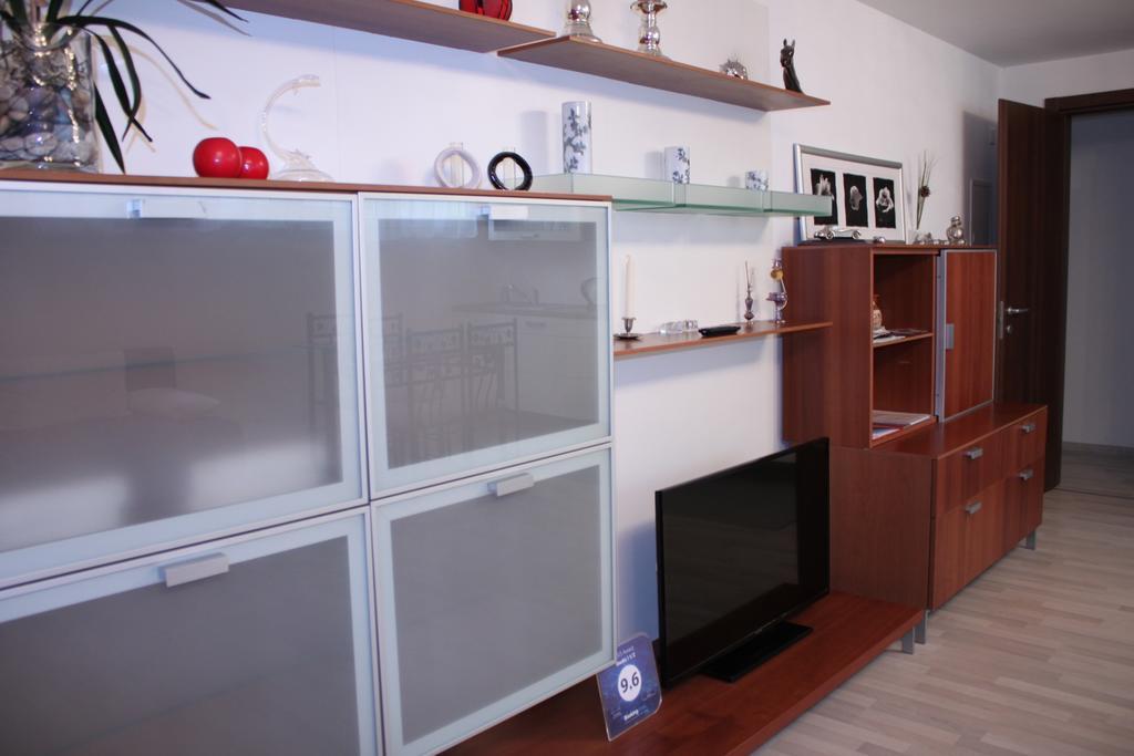 Studio 1 1/2 Contone Bagian luar foto